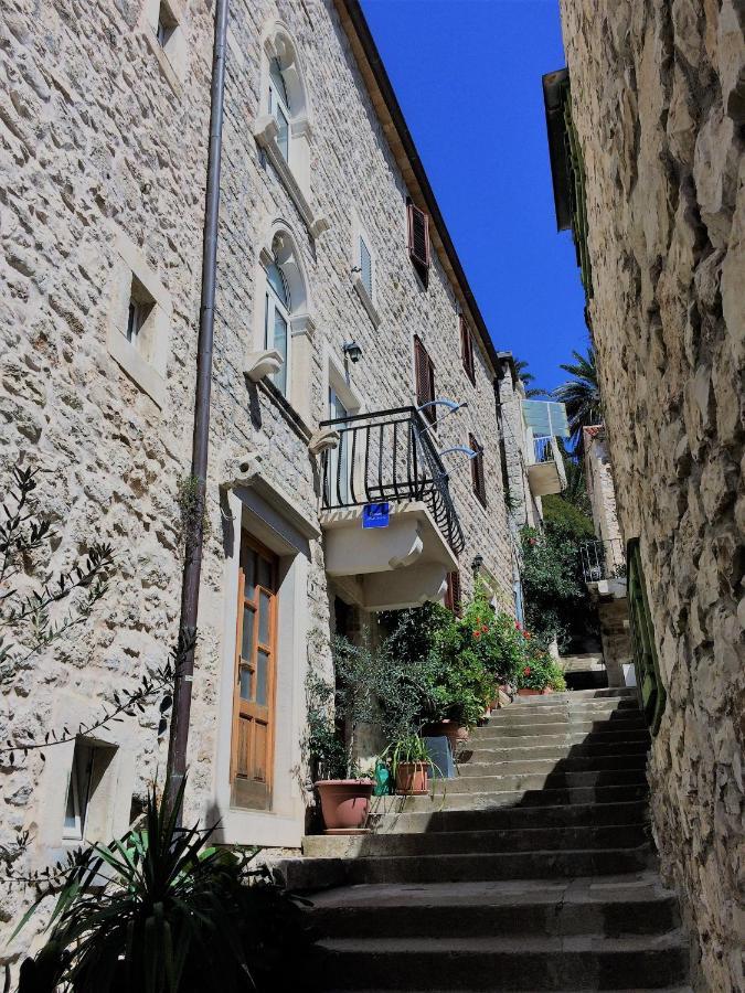 Apartman Pod Forticu Hvar Town Bagian luar foto